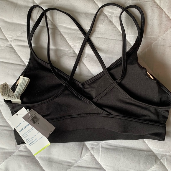 4 Old Navy light support sports bras - Picture 3 of 4